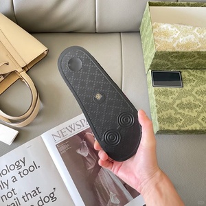Sandales de luxe pour hommes en cuir de haute qualité, motif géométrique tendance, pour l'extérieur, avec amorti - Product Image 3