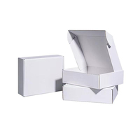 Boîtes d'expédition en carton blanc avec logo personnalisé, doublure en mousse à fermeture éclair et pelliculage mat pour l'emballage de vêtements