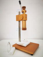 Machine à sertir manuelle de bureau pour bouteilles de parfum en verre et plastique de qualité alimentaire, avec capuchon métallique, anneau de collier de protection extérieur, papier et bois