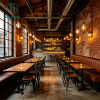 Ensemble de mobilier commercial direct usine Ron Group : Table carrée en bois, chaises en métal, tabourets de bar, banquette de restaurant rembourrée en cuir