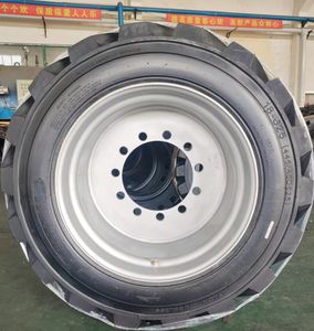 Neumáticos Seguros para Plataformas Elevadoras JLG con Rin y Seguro de Responsabilidad por Calidad de Producto Global de $5 Millones 355/55D625 18-625 385/65D19.5 12-16.5 - Product Image 4