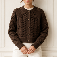 Cardigan en tricot torsadé épais personnalisé pour femme, col rond, marron chocolat, motif Aran nid d'abeille et losanges, vente en gros d'usine OEM ODM