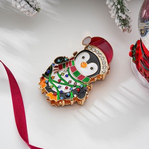 กิ๊บติดผมรูปเพนกวินคริสต์มาส โลหะผสมประดับเพชรหลากสี กิ๊บฉลามน่ารัก ของตกแต่งผมสำหรับงานปาร์ตี้คริสต์มาส สำหรับวันหยุด - Product Image 5
