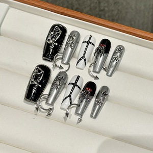 Faux ongles à presser style Punk Gothique, extra longs, <span class=keywords><strong>avec</strong></span> <span class=keywords><strong>strass</strong></span> noirs, faits main haut de gamme, au design élégant et original, blancs, de niche - Product Image 4