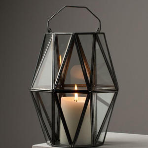 Farol de Hierro con Acabado Antiguo de Diseño para Centros de Mesa de Boda y Decoración del Hogar - Product Image 1