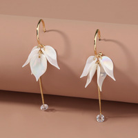 C-förmige Ohr haken lange Quaste bunte Perle weiß Blatt Zirkon Anhänger Ohrringe frische und elegante Ohrringe für Frauen
