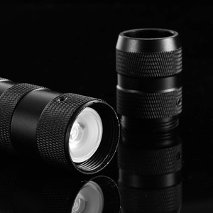 Sabre laser RGB à sept couleurs changeantes, poignée métallique, rechargeable, épée laser 80 cm, sabre laser deux-en-un, accessoires de scène pour personnages - Product Image 1