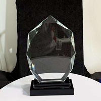 Trophée en verre cristal transparent facetté gravé au laser, de haute qualité et écologique, avec base personnalisable pour récompense d'entreprise