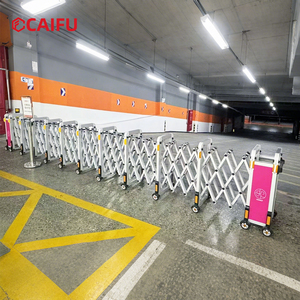 Barrière <span class=keywords><strong>de</strong></span> sécurité routière télescopique rétractable manuelle à pousser-tirer avec roues <span class=keywords><strong>pour</strong></span> <span class=keywords><strong>parking</strong></span>, aéroport, métro, centre commercial - Product Image 1