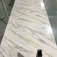 Lámina de PVC Impermeable de Alto Brillo con Efecto Mármol UV, Panel de Pared Alternativo al Mármol para Decoración Interior Moderna de Villas y Hoteles