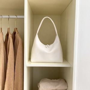 Sacs à main en cuir PU personnalisés au design unique, sacs à main à bandoulière tendance et bon marché, sacs à main de classe pour femmes - Product Image 1