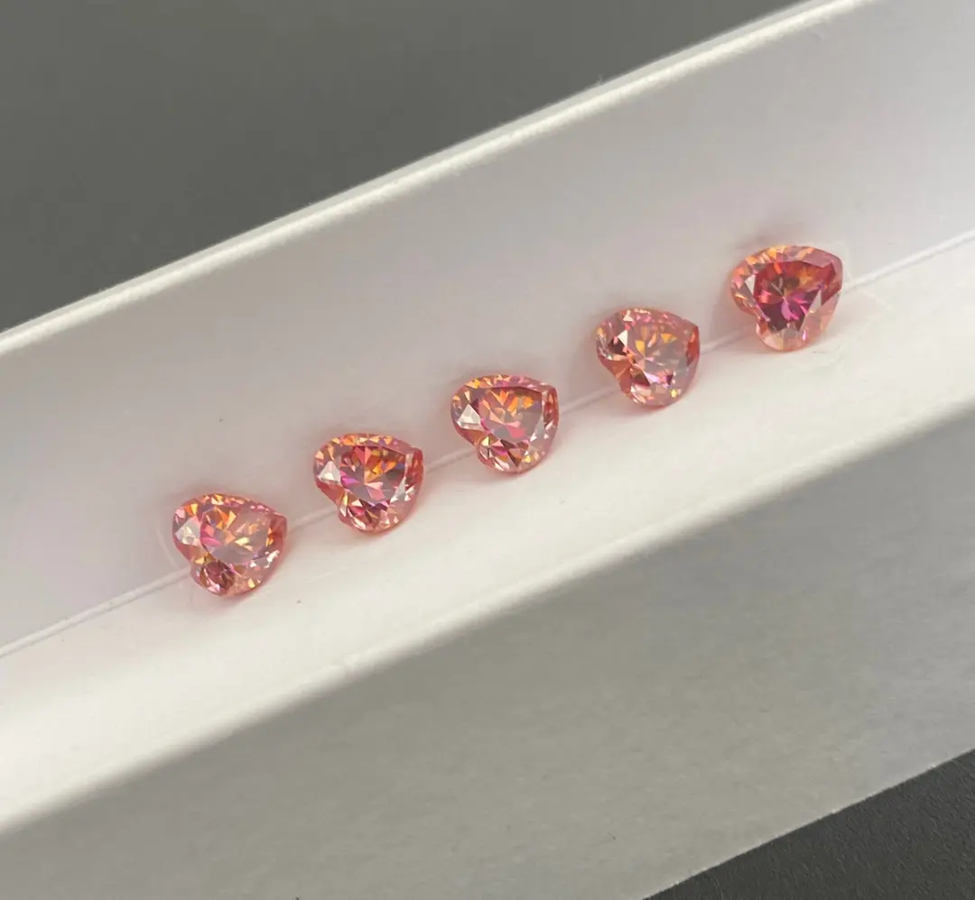 En vente laboratoire cultivé 2.0mm à 11.0mm rouge Moissanite pierres en vrac 0.05ct à 5.0ct coeur coupe Moissanite perle