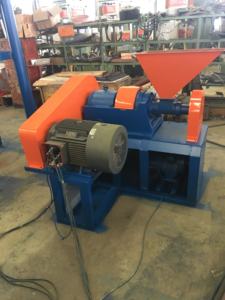 Déchiqueteur de pneus de camion à double arbre Débedeur de pneus à double crochet Tuiles en caoutchouc Équipement de fabrication de sols - Product Image 2