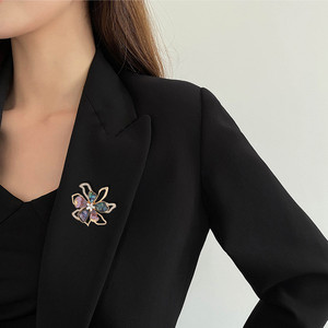 Fleur irrégulière poisson salé ormeau coquille motif or broche violet strass cristal <span class=keywords><strong>pierre</strong></span> étincelant métal broche pour les femmes - Product Image 4