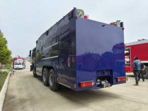 Camion de sauvetage et de lutte contre les incendies HOWO avec pompe et lance réglable pour la lutte contre les incendies urbains et les opérations de sauvetage d'urgence - Product Image 6