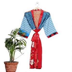Kimono long en soie élégant de style japonais vintage pour femme, idéal pour les mariages d'automne et les douches estivales, inspiré des saris indiens - Product Image 1