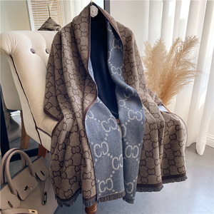 Sciarpa in <span class=keywords><strong>Cashmere</strong></span> Versatile con Lettera C, Design Semplice ed Elegante, Look Retrò, Calda e Confortevole, Lunga per l'Inverno, Vendita all'Ingrosso - Product Image 2