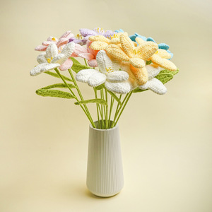 ดอกทิวลิปโครเชต์ทำมือจากไหมพรม สำหรับตกแต่งวันวาเลนไทน์ - Product Image 2