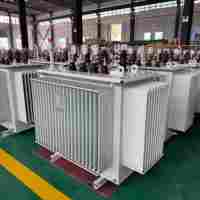 Transformateur immergé dans l'huile haute capacité 400kVA 3 phases 220V entrée et 440V sortie 15kV forme de bobine de puissance et de redresseur