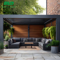 Pergola en aluminium robuste pour patio de jardin avec lames orientables, protection UV et style extérieur moderne