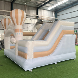 Château gonflable commercial à air chaud avec toboggan, thème nuage pastel neutre, pour enfants, idéal pour la location événementielle - Product Image 3