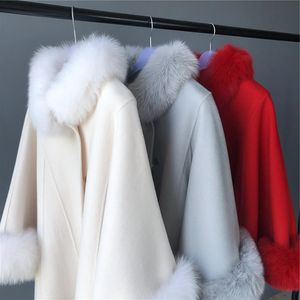 เสื้อคลุมแคชเมียร์ผู้หญิง แต่งขอบขนสุนัขจิ้งจอก ทรงโอเวอร์ไซส์ - Product Image 5