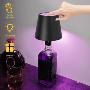 Elegante Lampada Notturna LED Moderna a Forma di Bottiglia di Vino in ABS con Modalità Luce Bianca Calda Morbida Senza Fili Personalizzabile per Arredamento Interno Regalo - Product Image 3