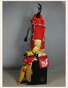 Armure de samouraï vintage de style japonais (fer) <span class=keywords><strong>rouge</strong></span> et blanc, couleur personnalisée, fabriquée à <span class=keywords><strong>la</strong></span> main, 100 % sculptée à <span class=keywords><strong>la</strong></span> main, décoration d'intérieur, tournage de films - Product Image 6