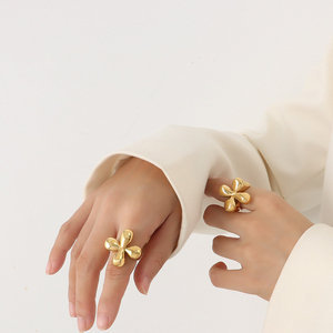 Dainty <b>Chunky</b> <b>Ring</b> Irregular Design Waterproof Non Tranish Flower Finger <b>Ring</b> for Weddings and Engagements - Product Image 4