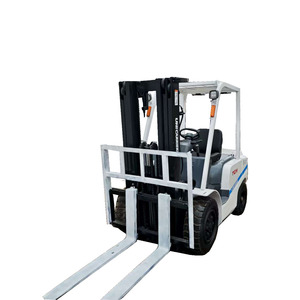 Montacargas Diésel Usado de 3 Toneladas, Marca TCM Japonesa, Modelo TCM FD30, Alta Calidad, Tracción Delantera, Mástil de Dos Etapas, Neumáticos Sólidos, Cilindro de Montacargas Personalizable - Product Image 1