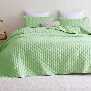 סט מצעים מיקרופייבר עם דוגמת פרחי שזיף ירוקים בוהקים, 80 גרם, עמידים בצבע, קלים לטיפול, סט שמיכת פוך - Product Image 1