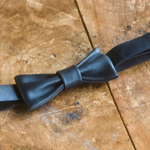Corbata de cuero PU para bodas y ocasiones informales de negocios, corbata formal de negocios para hombre, corbata elegante para discoteca. - Product Image 3