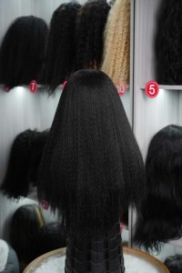Perruque synthétique longue et bouclée Yaki, style afro kinky straight, bandeau intégré, noir naturel pour femmes, vente en gros - Product Image 3
