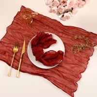 Nouvelle nappe en polyester de style bohème européen personnalisable et chemin de table plissé à motif uni pour mariages, fêtes et usage domestique