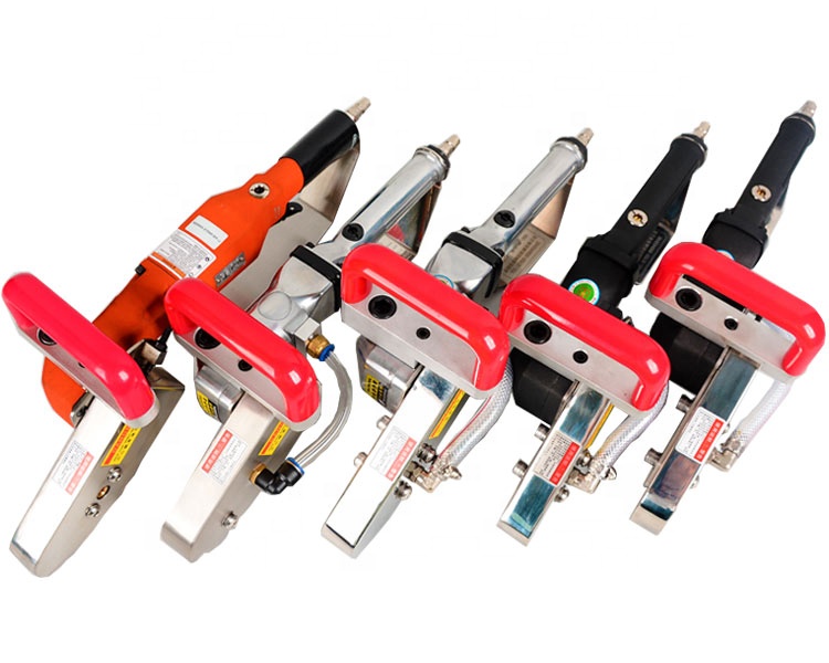 Пневматический инструмент для зачистки отходов картона