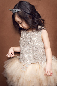 Robes de Noël pour Filles 2022 : Nouveaux Modèles Décontractés d'Hiver pour Enfants, Bébés et Petites Filles, avec Dentelle, Tutu et Motifs Floraux - Product Image 3