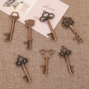 Set de 50/100 Recuerdos de Boda Rústicos Vintage, Llaves de Esqueleto con Etiquetas Kraft para Invitados, Bronce Antiguo/Dorado - Product Image 3