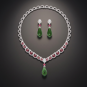 Parure Collier et Boucles d'Oreilles en Laiton Plaqué Rhodium avec Zircon Vert en Forme de Poire, Bijoux de Luxe pour Femme, Idéale pour Mariages, Fêtes et Cadeaux - Product Image 3