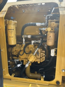 รถขุดไฮดรอลิกขนาดเล็กสำหรับ312D 2021 100% จากญี่ปุ่นมีมอเตอร์พร้อมปั๊ม - Product Image 6