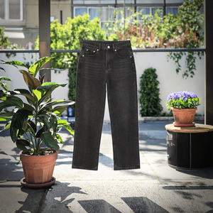 Jeans Casuales de Pierna Ancha para Hombre, Color Negro Lavado, con Tela Transpirable, Bordes Desgarrados, Detalles de Corte a Cuchillo, Patrones de Barba de Gato - Product Image 3