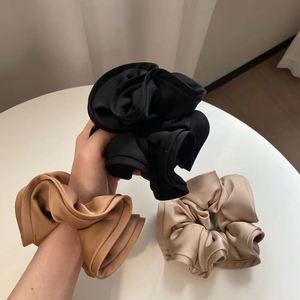 Nouveau design : Grands chouchous, bandeaux en satin à boucle tendance, élastiques à cheveux pour femme, style simple et élégant pour mariage - Product Image 2