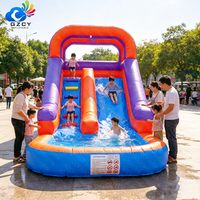 Toboggan aquatique gonflable commercial avec piscine pour fête de jardin, événement estival en plein air