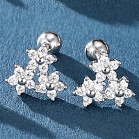 Kaanjewelry Trendige Drei-Blumen-Ohrstecker aus 925er Sterlingsilber, rhodiniert, mit Zirkon eingelegt, hypoallergen, für Jubiläen und Partys