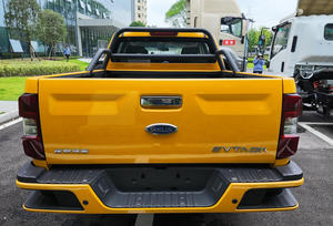 Camioneta TAGA Qingling Automática 4x4 Todoterreno, Nueva Energía EV con Batería de 110kWh, Color Blanco, Rojo, Amarillo y Azul - Product Image 4