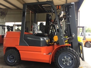 รถยกดีเซล 4 ตัน แบบไตรเพล็กซ์ เสาเต็มสูง 4.5 เมตร เครื่องยนต์ญี่ปุ่น พร้อมใบรับรอง CE เครื่องยนต์มือสองส่งออกญี่ปุ่น Suzuki M13a - Product Image 4