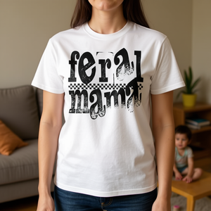 T-shirt Feral Mama, design sarcastique sur le thème de la maternité, blanc, taille adulte unisexe - Product Image 3