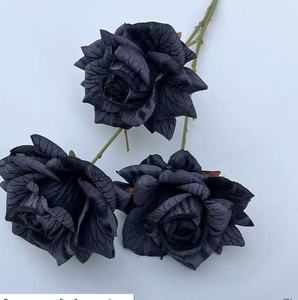 Tout nouveau design réaliste de rose en soie artificielle à 3 têtes fait à la main avec des veines pour le décor de la Saint-Valentin de mariage pour les paramètres de l'hôtel - Product Image 3