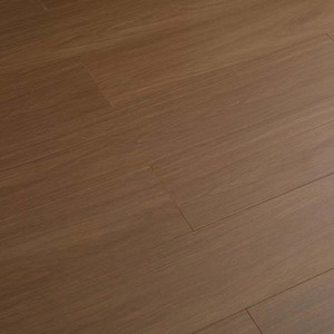 Plancher en bois massif texturé moderne et élégant à trois couches, antidérapant, confortable au toucher, pour la sécurité des personnes âgées dans la chambre et le salon - Product Image 1