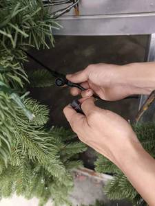 Albero di Natale Artificiale Gigante Personalizzato per Esterni, Grande Albero Natalizio Illuminato a LED in PVC e PE per Decorazioni di Hotel, Centri Commerciali e Festività - Product Image 5