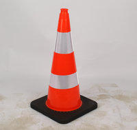 Cône de signalisation routière en PVC réfléchissant noir de 75 cm avec base en caoutchouc pour la sécurité des chantiers et des routes - Vente en gros